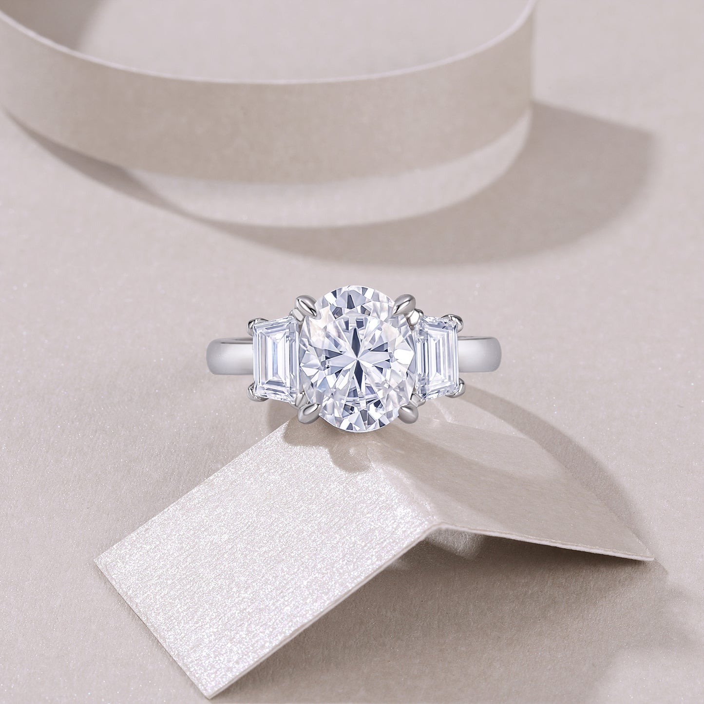 Egg-shaped Moissanite Set With Top-quality Moissanite , Luxury Silver Ring S925 Silver Plated With Platinum