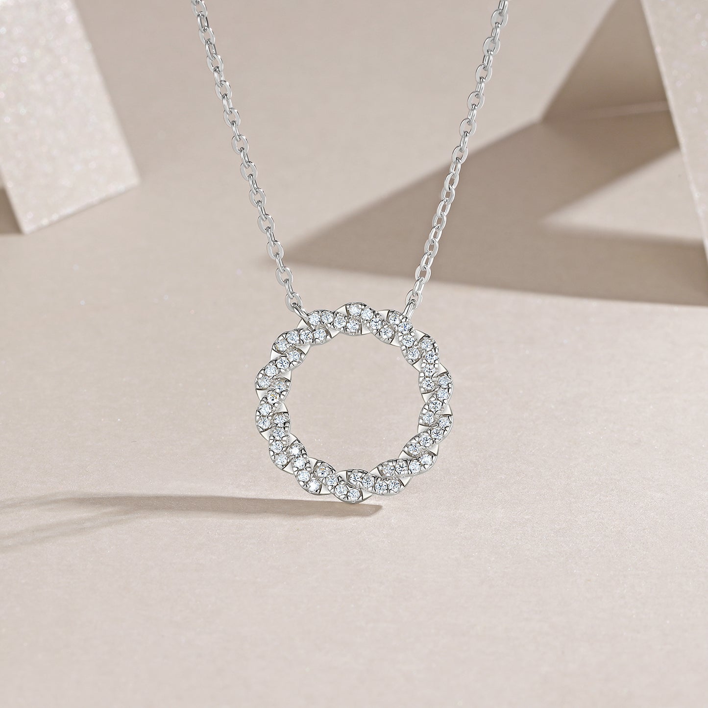 Luxury Top-quality Moissanite Circle Pendant Necklace in Platinum-Plated S925 Silver