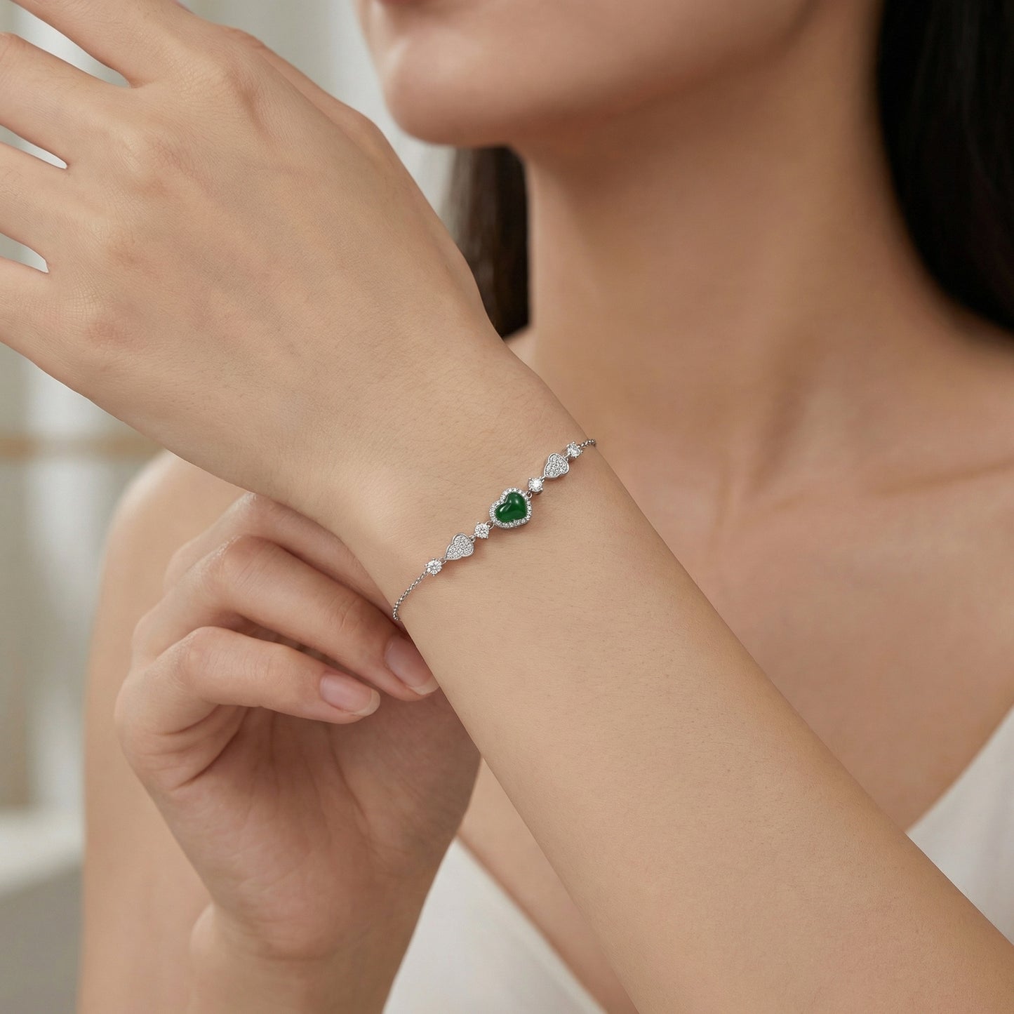 925 Sterling Silver Elegant Silver Heart Bracelet Featuring Green Gemstone and Sparkling Pavé Zirconia Accents