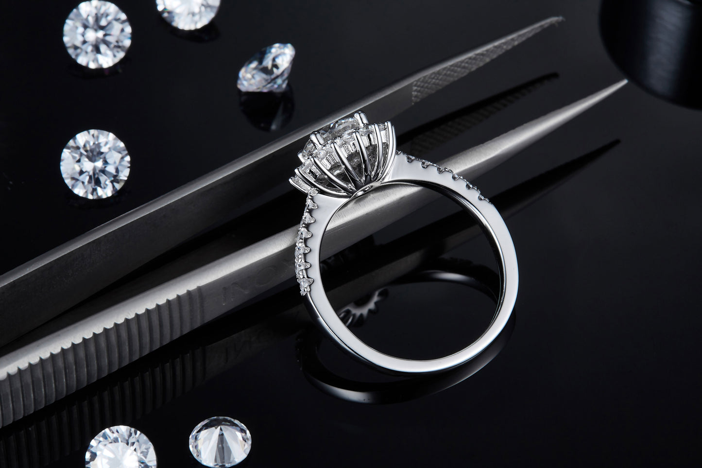 1-carat Luxury Silver Ring Set With Top-quality Moissanite D Color VVS, S925 Silver Plated Platinum