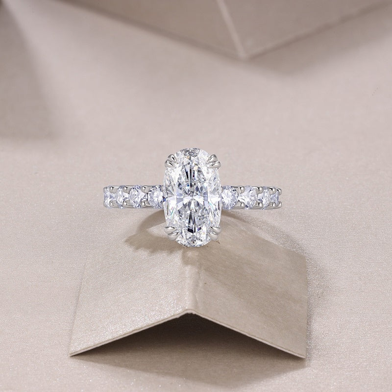 Egg-shaped Moissanite Set With Top-quality Moissanite , Luxury Silver Ring S925 Silver Plated With Platinum