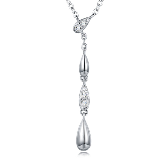 Luxury Silver Necklace Featuring Top-quality Moissanite, Made Of S925 Silver Electroplated With Platinum.