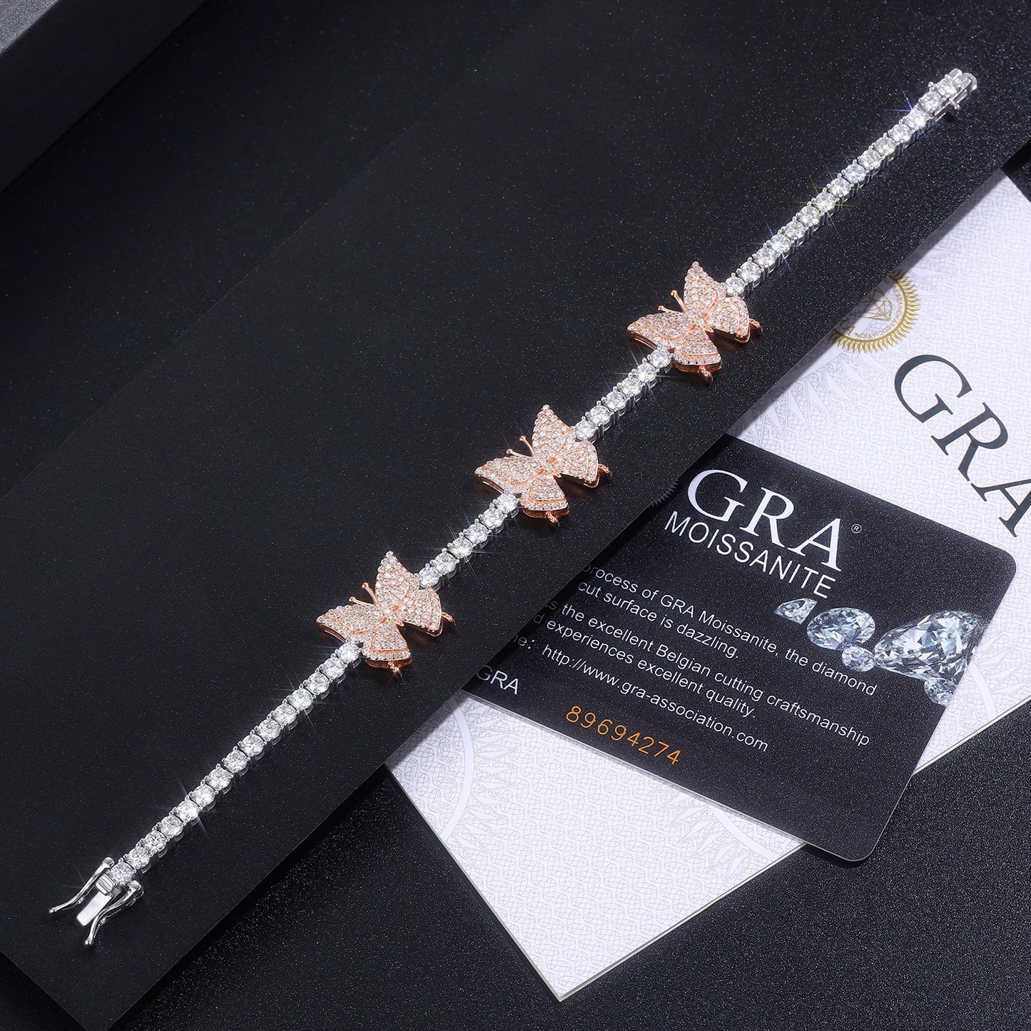Luxury Silver Bracelet Featuring Top-quality Moissanite D Color VVS, Made Of S925 Silver Electroplated With Platinum.