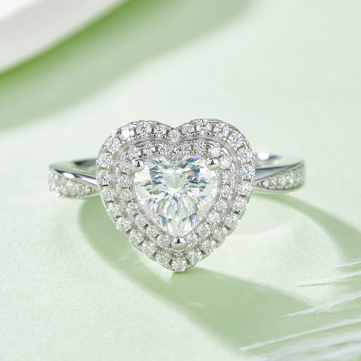 Luxury Silver Ring Heart-shaped Moissanite Set With Top-quality Moissanite , S925 Silver-plated Platinum
