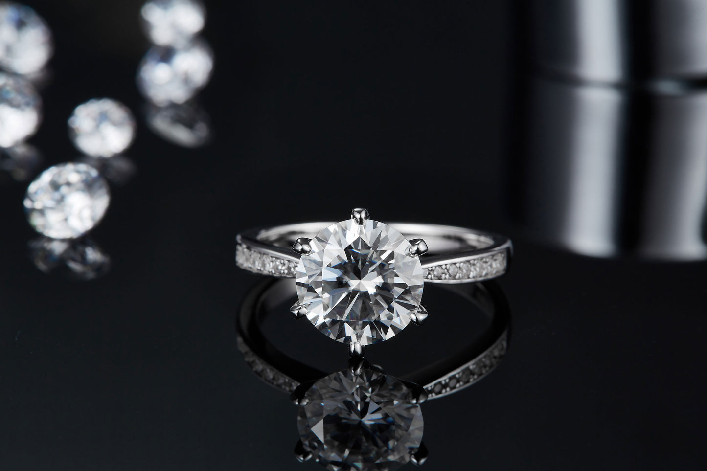 A 3-carat Luxury Silver Ring Set With Top-quality Moissanite D Color VVS , S925 Silver Plated With Platinum
