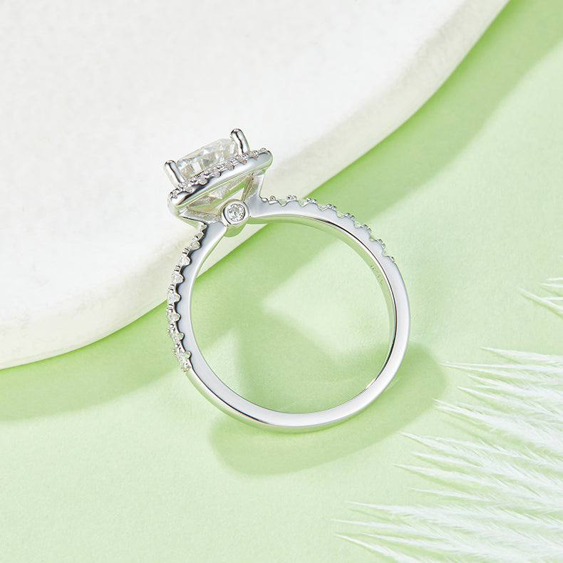 Luxury Silver Ring S925 Triangular Moissanite Set With Top-quality Moissanite D Color VVS , Silver Electroplated With Platinum