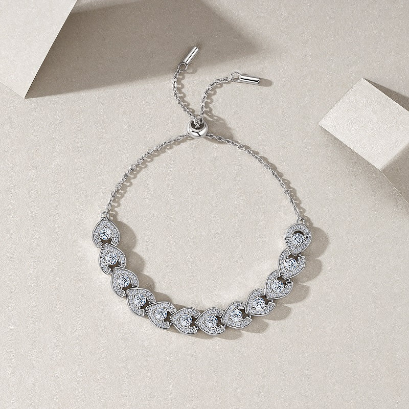 Luxury Silver Bracelet Featuring Top-quality Moissanite D Color VVS, Made Of S925 Silver Electroplated With Platinum.