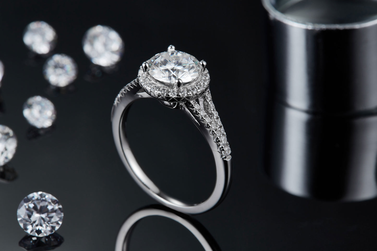 1.5-carat Luxury Silver Ring Set With Top-quality Moissanite D Color VVS , S925 Silver-plated Platinum
