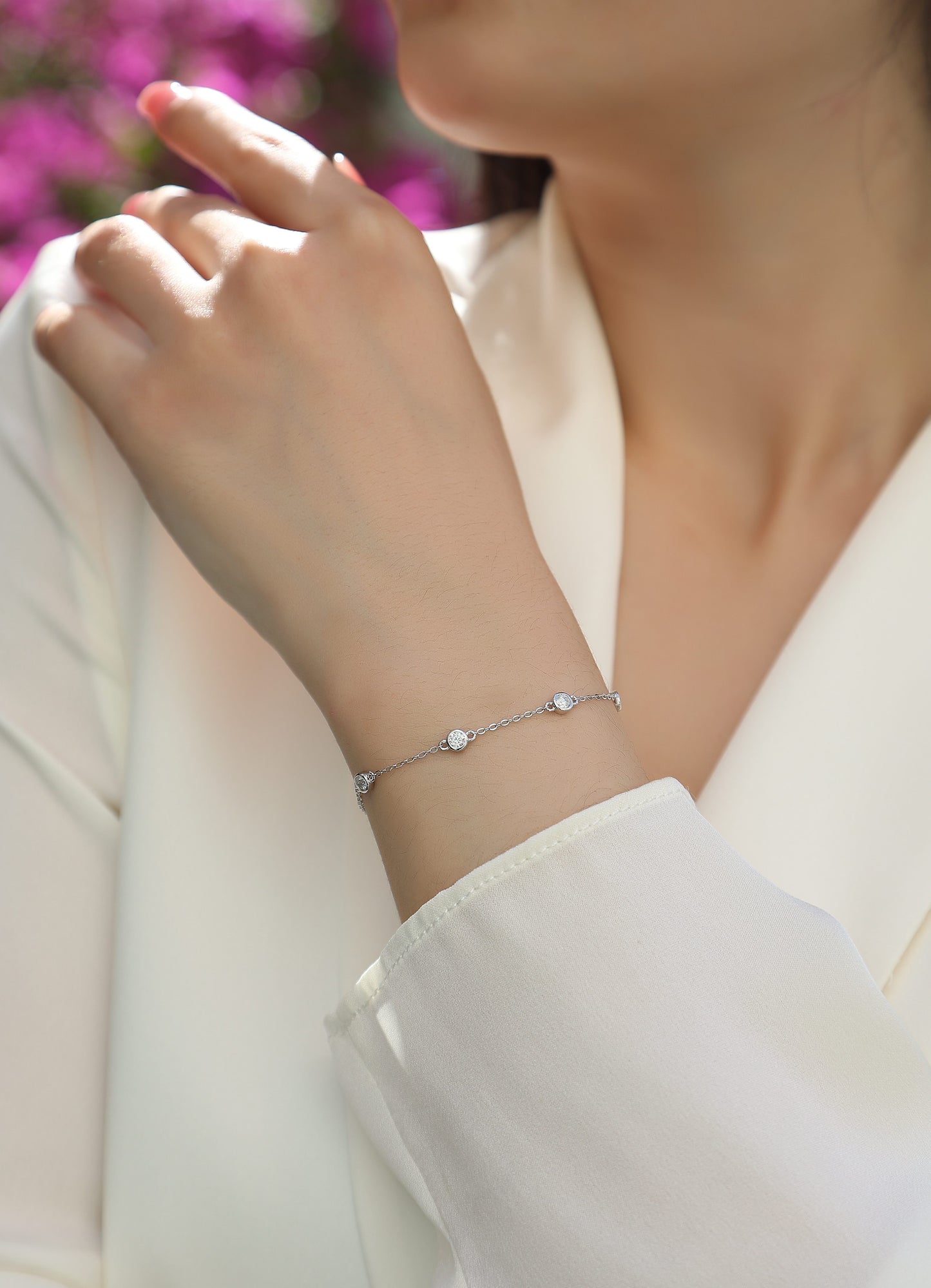 Dynamic Bubble Moissanite Bracelet: Light Luxury S925 Silver Electroplated Platinum Bezel-Set Station Bracelet