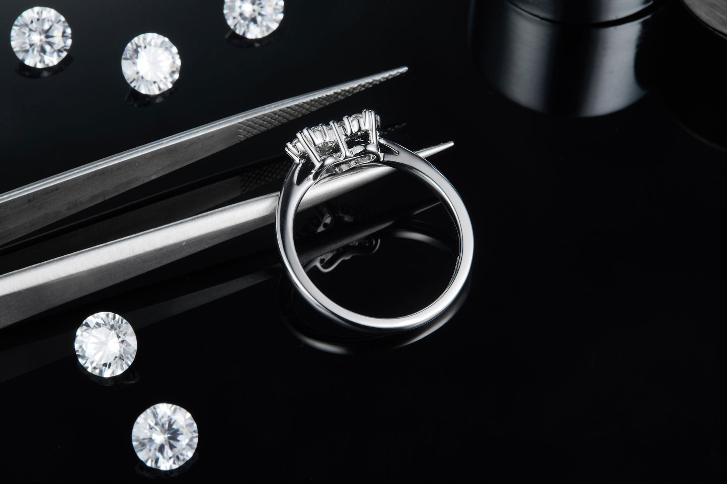 Luxury Silver Ring Set With Top-quality Moissanite, S925 Silver Plated With Platinum
