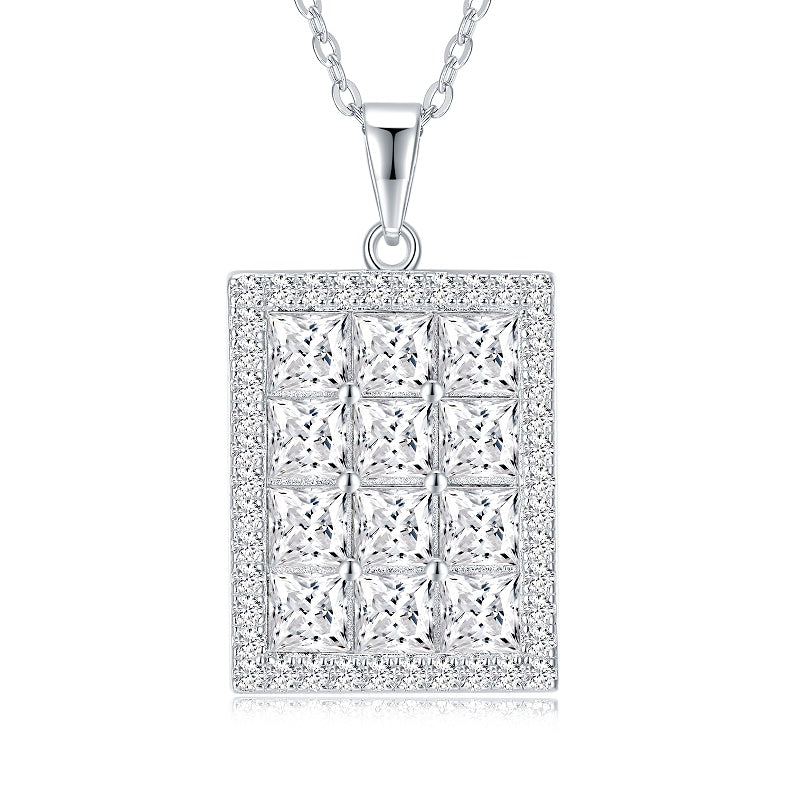 Luxury Silver Necklace Featuring Top-quality Moissanite, Made Of S925 Silver Electroplated With Platinum.