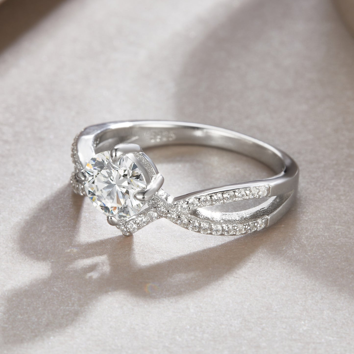 【Sacred Vow】 Luxury 2-Carat Moissanite Ring – S925 Sterling Silver, Platinum-Plated