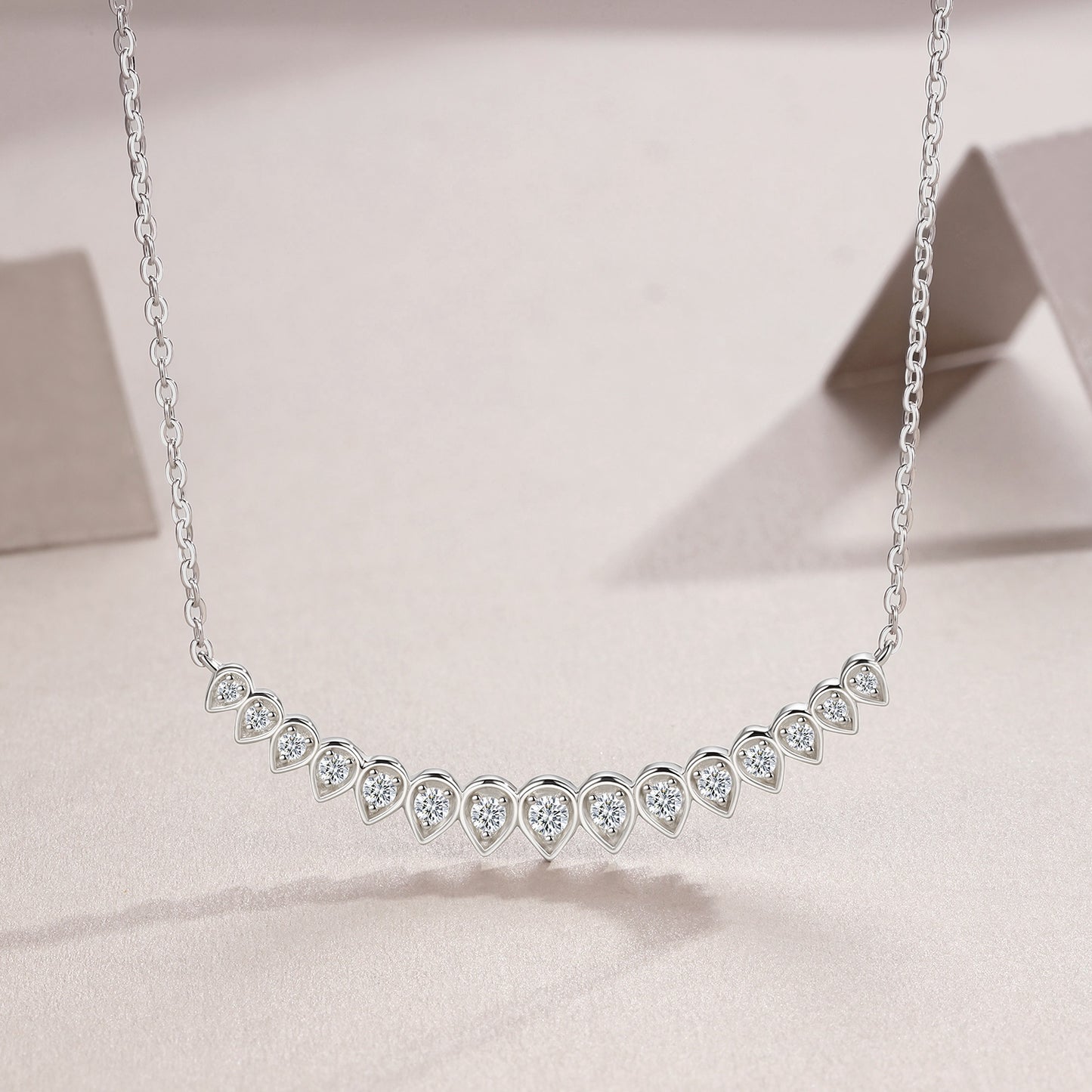 Luxury Silver Necklace Featuring Top-quality Moissanite, Made Of S925 Silver Electroplated With Platinum.