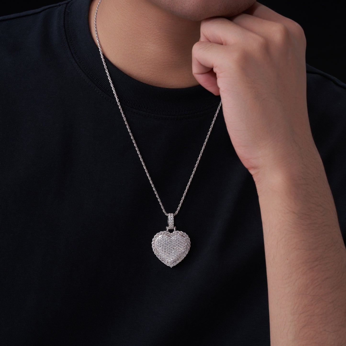 Luxury Silver Necklace Set With Top-quality Moissanite, Made Of S925 Silver Electroplated With Platinum.