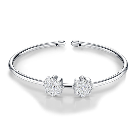 Luxury Silver Bracelet Featuring Top-quality Moissanite, Made Of S925 Silver Electroplated With Platinum.