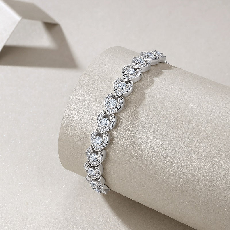 Luxury Silver Bracelet Featuring Top-quality Moissanite D Color VVS, Made Of S925 Silver Electroplated With Platinum.