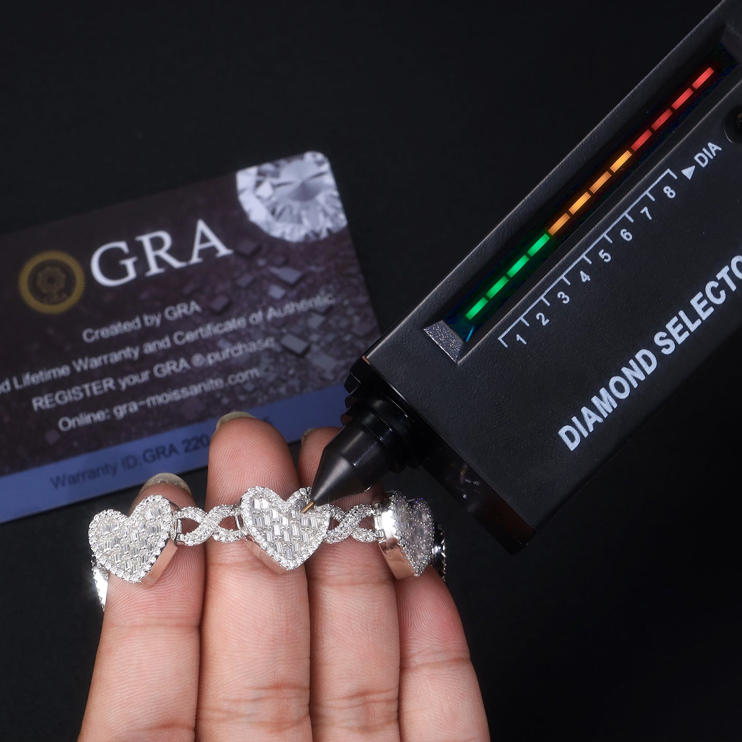 Luxury Silver Bracelet Featuring Top-quality Moissanite, Made Of S925 Silver Electroplated With Platinum.