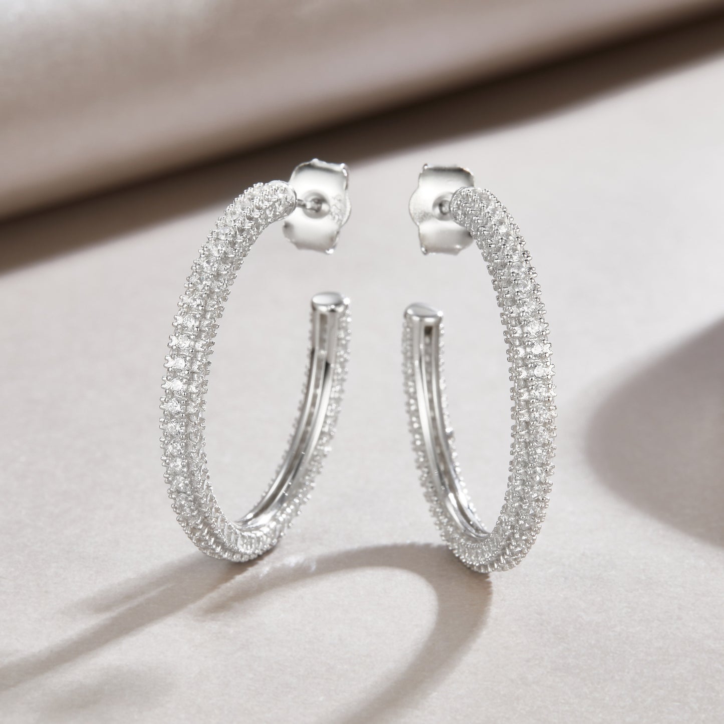 Top-quality Moissanite Luxury Silver Stud Earrings S925 Silver Plated Platinum
