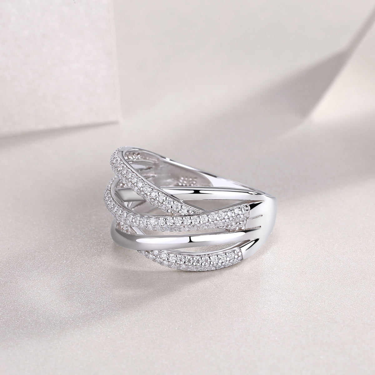 Brilliant Interweaving - Moissanite Ring – S925 Sterling Silver, Platinum-Plated