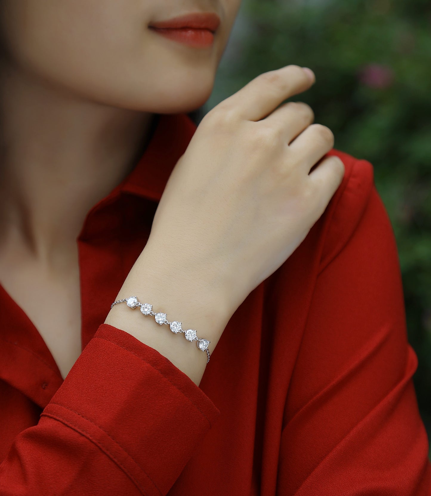 "Dreamy" 5-Stone Moissanite Station Bracelet in S925 Sterling Silver | D Color VVS1 Platinum Plated Slider