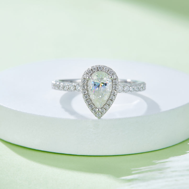 Luxury Silver Ring Pear-shaped Moissanite Set With Top-quality Moissanite D Color VVS , S925 Silver Electroplated With Platinum