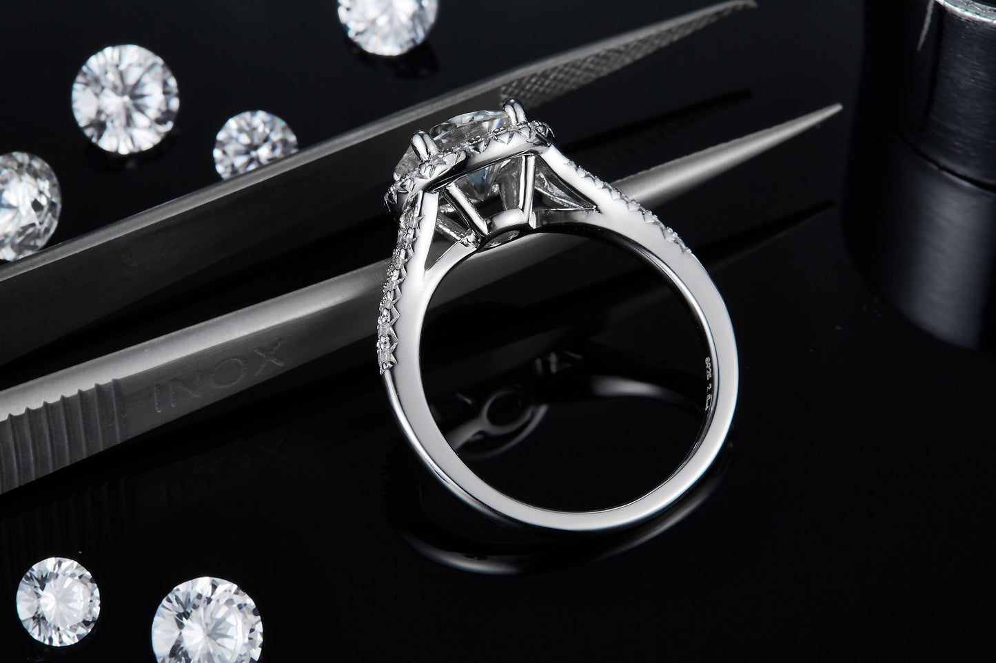 2-carat Luxury Silver Ring Set With Top-quality Moissanite D Color VVS, S925 Silver Plated With Platinum