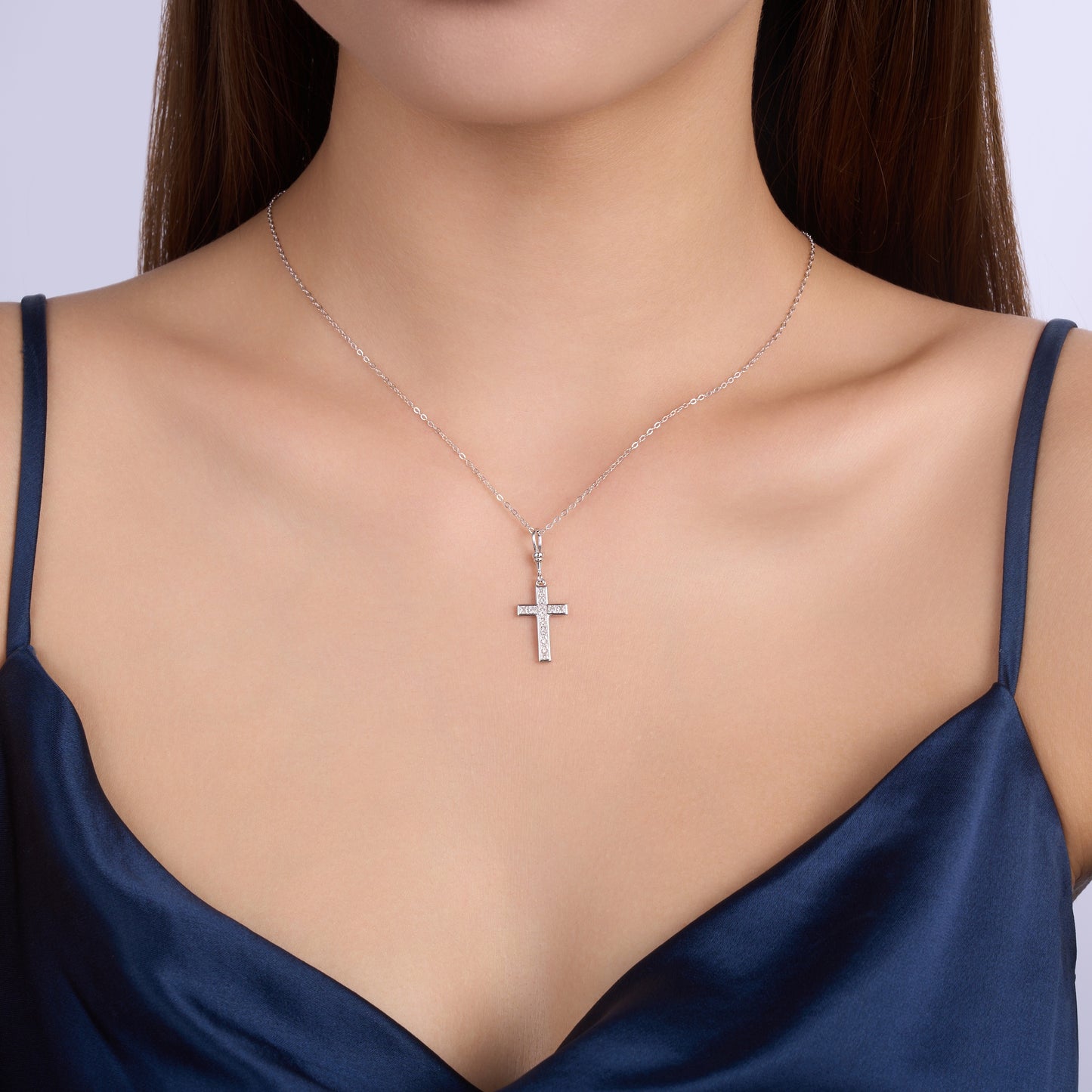 Luxury Silver Necklace Set With Top-quality Moissanite, Made Of S925 Silver Electroplated With Platinum.