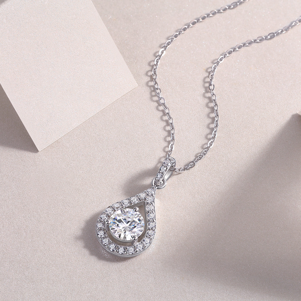"The Charm Of The Heart" Luxury Moissanite Necklace – S925 Platinum Plated, D Color VVS1