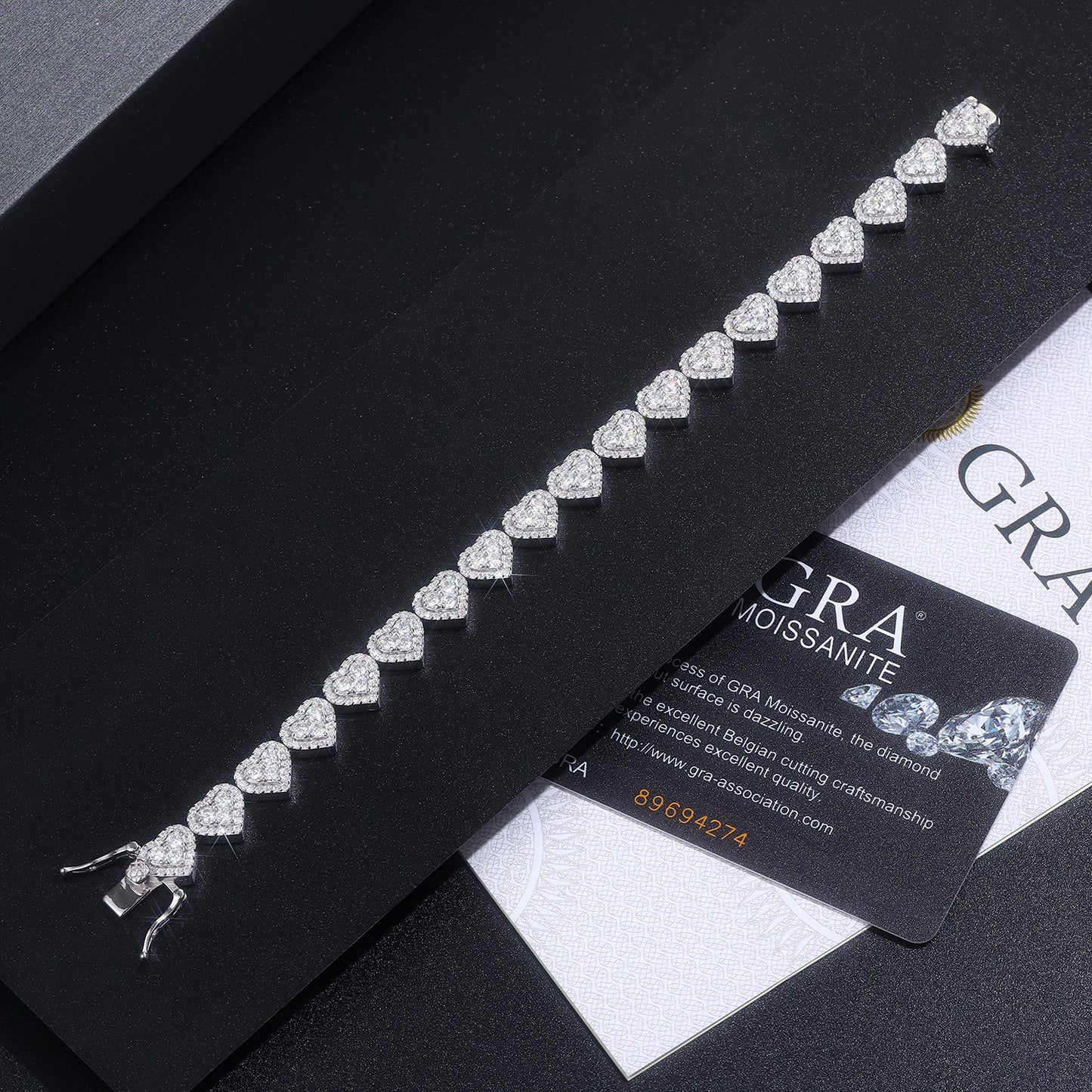 Luxury Silver Bracelet Featuring Top-quality Moissanite, Made Of S925 Silver Electroplated With Platinum.
