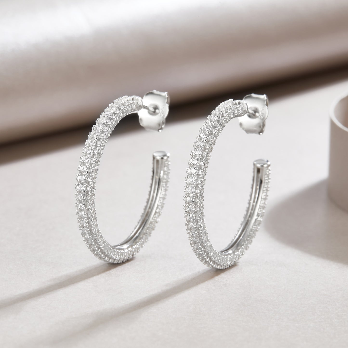 Top-quality Moissanite Luxury Silver Stud Earrings S925 Silver Plated Platinum