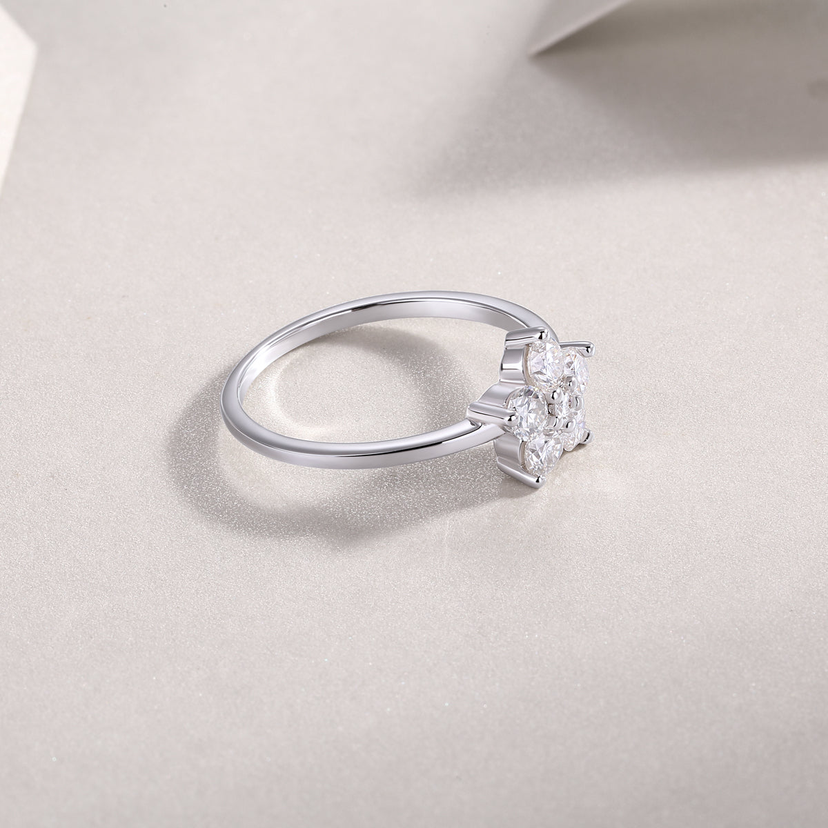 Luxury Silver Ring Set With Top-quality Moissanite D Color VVS , S925 Silver Plated With Platinum