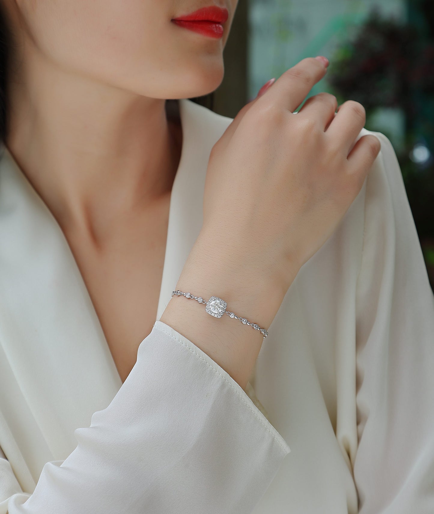 "Surrounded By Stars" Light Luxury 1CT Moissanite S925 Sterling Silver Platinum-Plated Bracelet