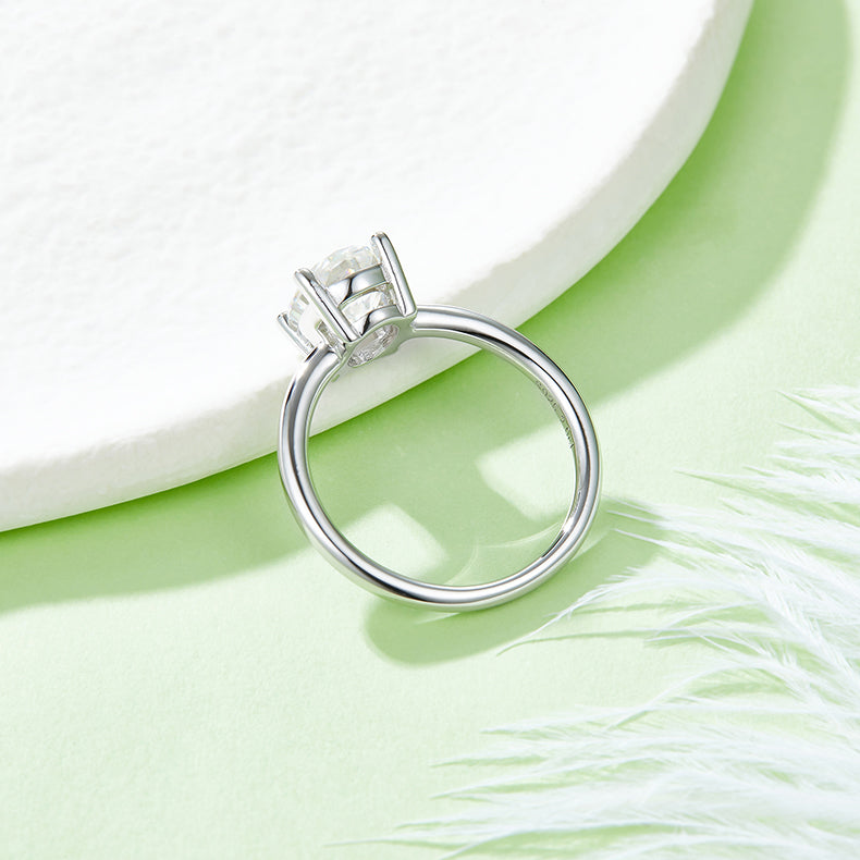 Luxury Silver Ring Egg-shaped Moissanite Set With Top-quality Moissanite D Color VVS , S925 Silver Plated With Platinum