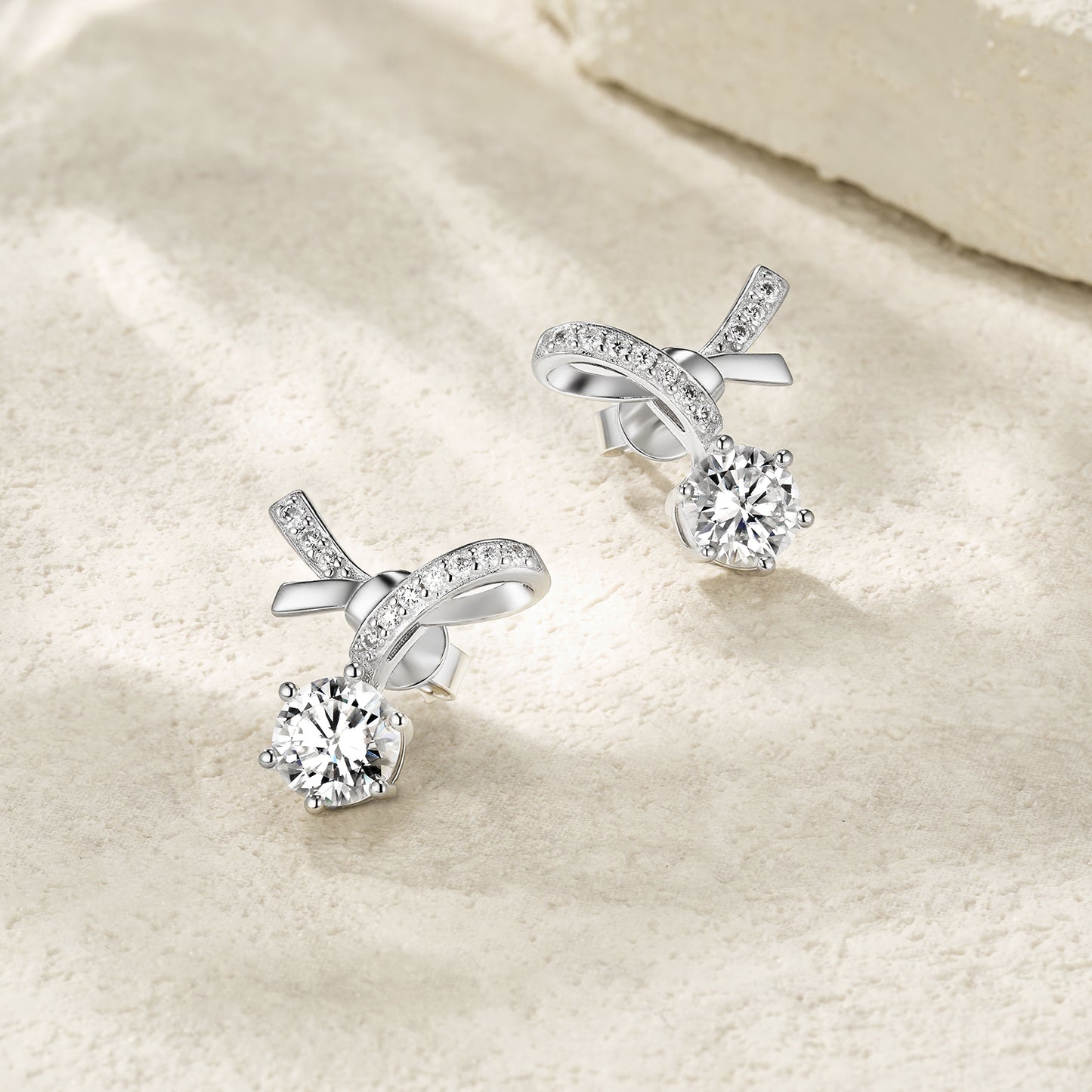Luxury Silver Earring Featuring A 1-carat Top-quality Morganite D Color VVS , Made Of S925 Silver Electroplated With Platinum.