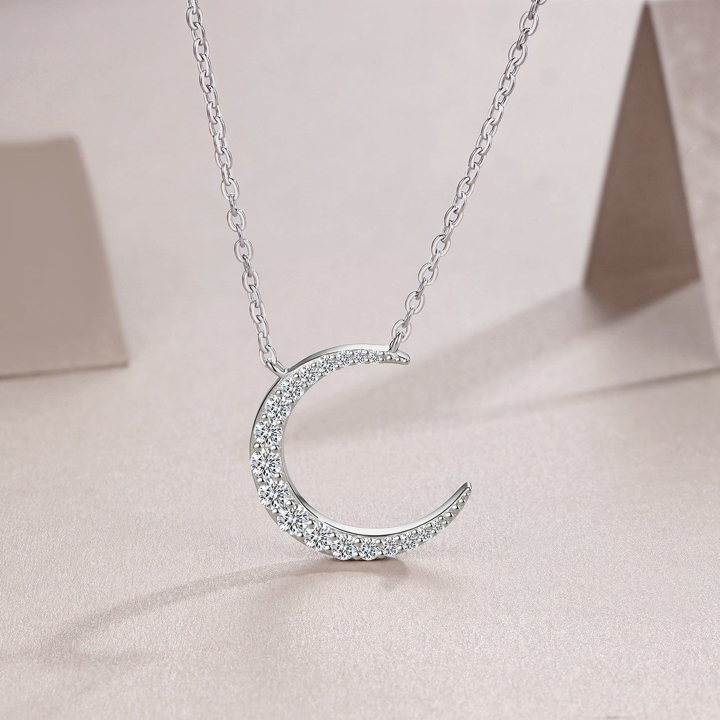 Luxury Silver Necklace Featuring Top-quality Moissanite, Made Of S925 Silver Electroplated With Platinum.