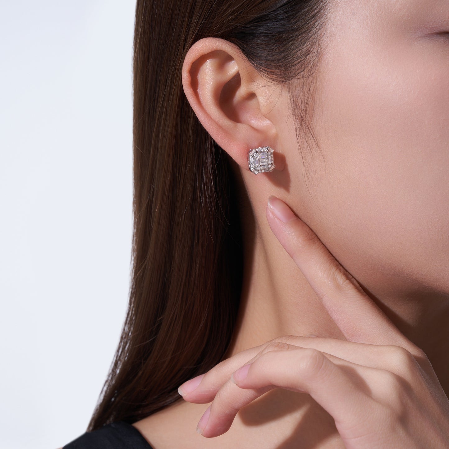 Luxury Silver Earrings Engraved With Top-quality Moissanite, Made Of S925 Silver With Electroplated Platinum.