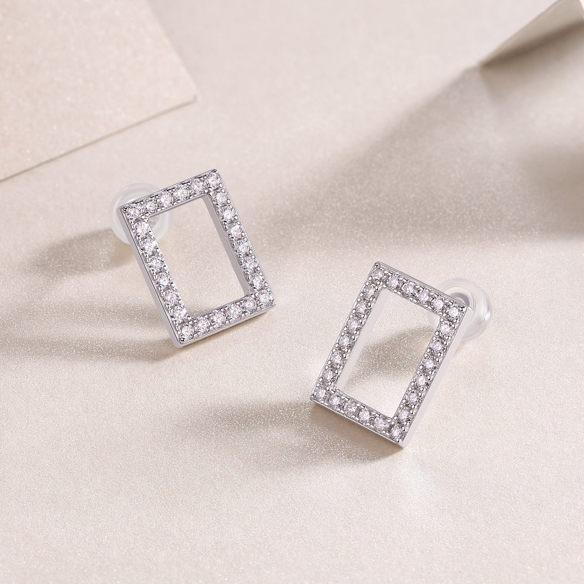 Shining Brightly - Top-quality Moissanite Luxury, Fashionable And Light Luxury Jewelry, Silver Stud Earrings S925, Silver-plated Platinum.