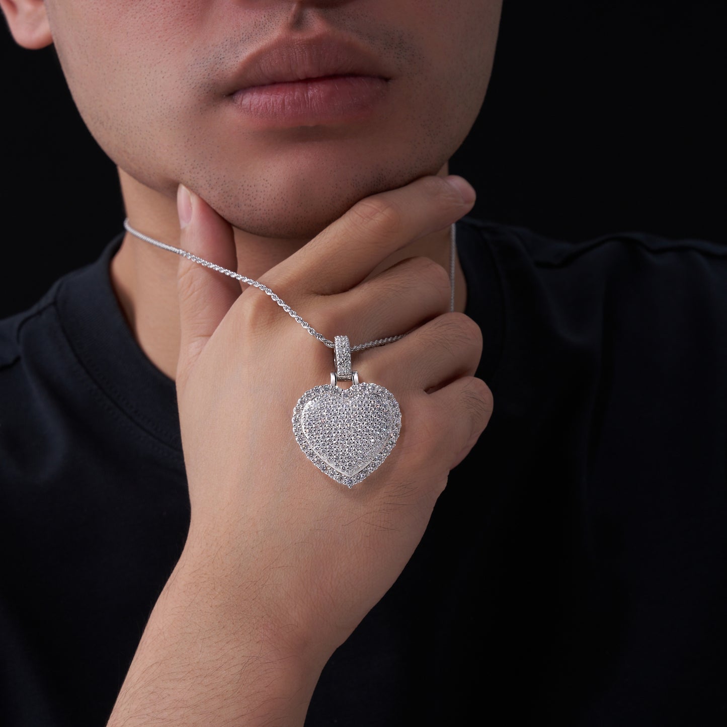 Luxury Silver Necklace Set With Top-quality Moissanite, Made Of S925 Silver Electroplated With Platinum.