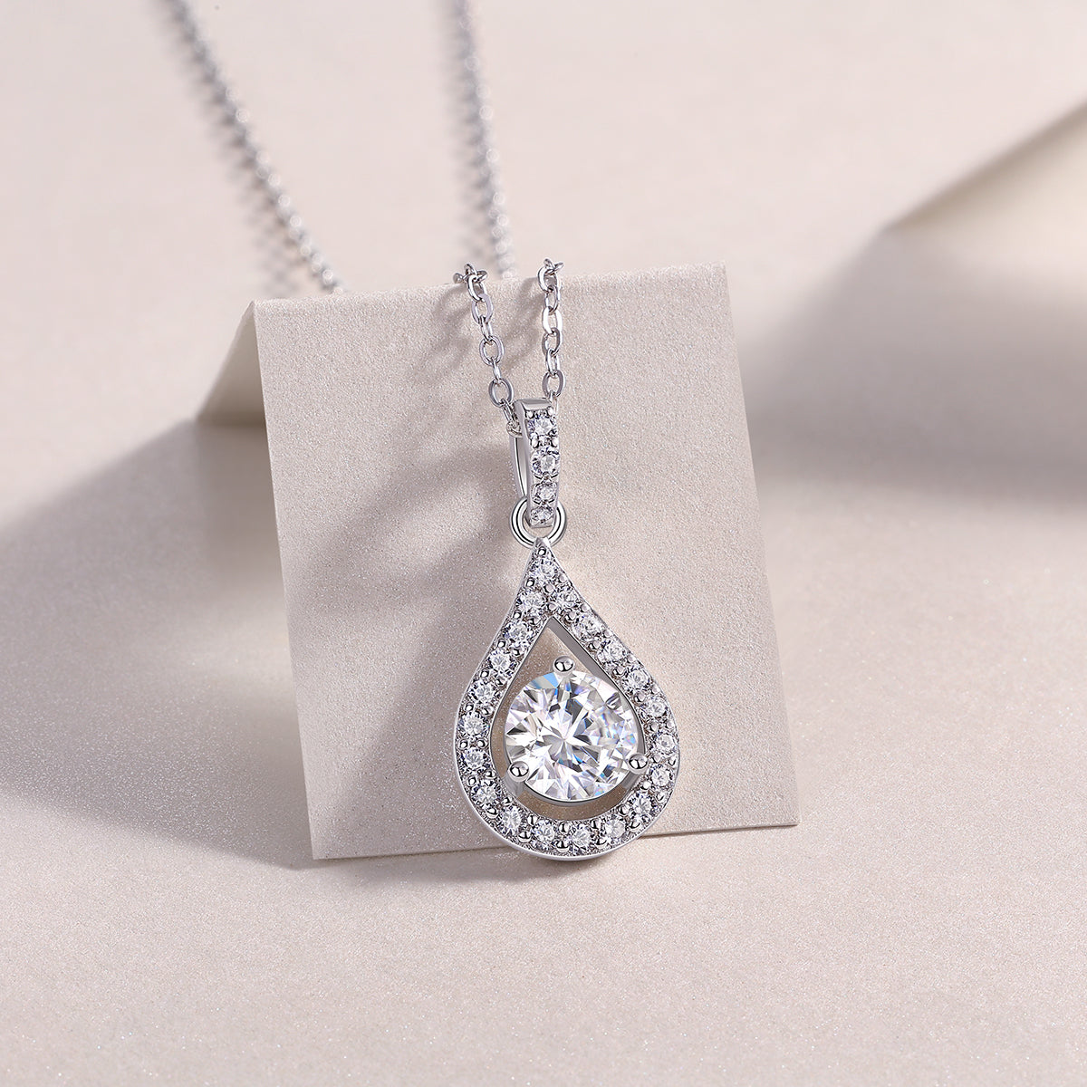"The Charm Of The Heart" Luxury Moissanite Necklace – S925 Platinum Plated, D Color VVS1