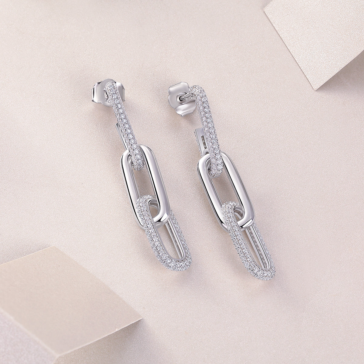 Top-quality Moissanite Luxury Silver Stud Earrings S925 Silver Plated Platinum